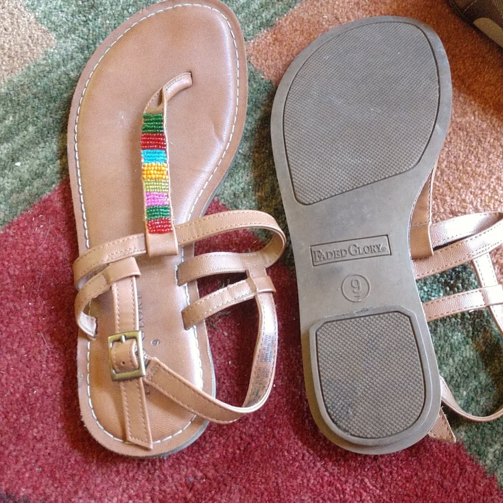 Size 8 - Picture 2 of 4